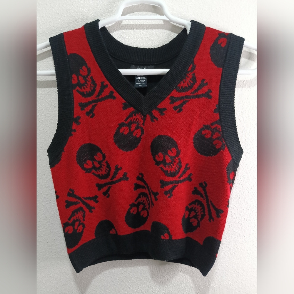 Hot Topic Social Collision Red/Black Skull Heart Eyes Crop Sweater Vest Medium